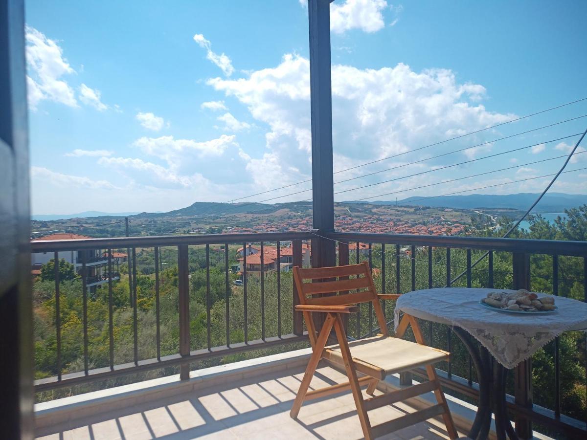 Μεζονετα Apartment Nea Roda Exterior photo