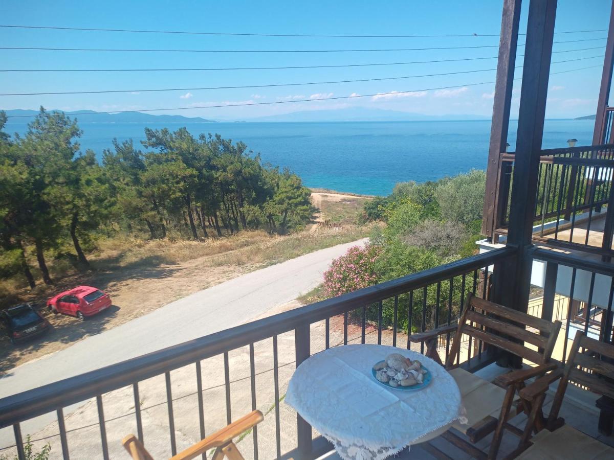 Μεζονετα Apartment Nea Roda Exterior photo