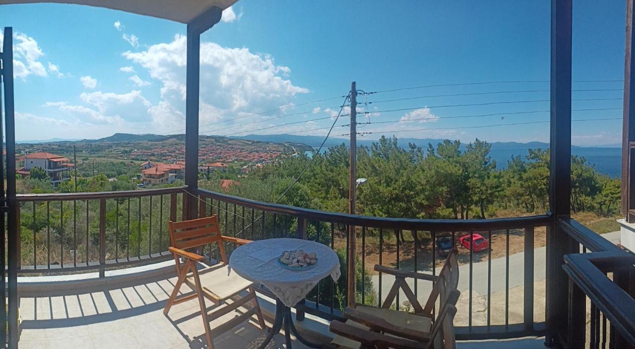 Μεζονετα Apartment Nea Roda Exterior photo