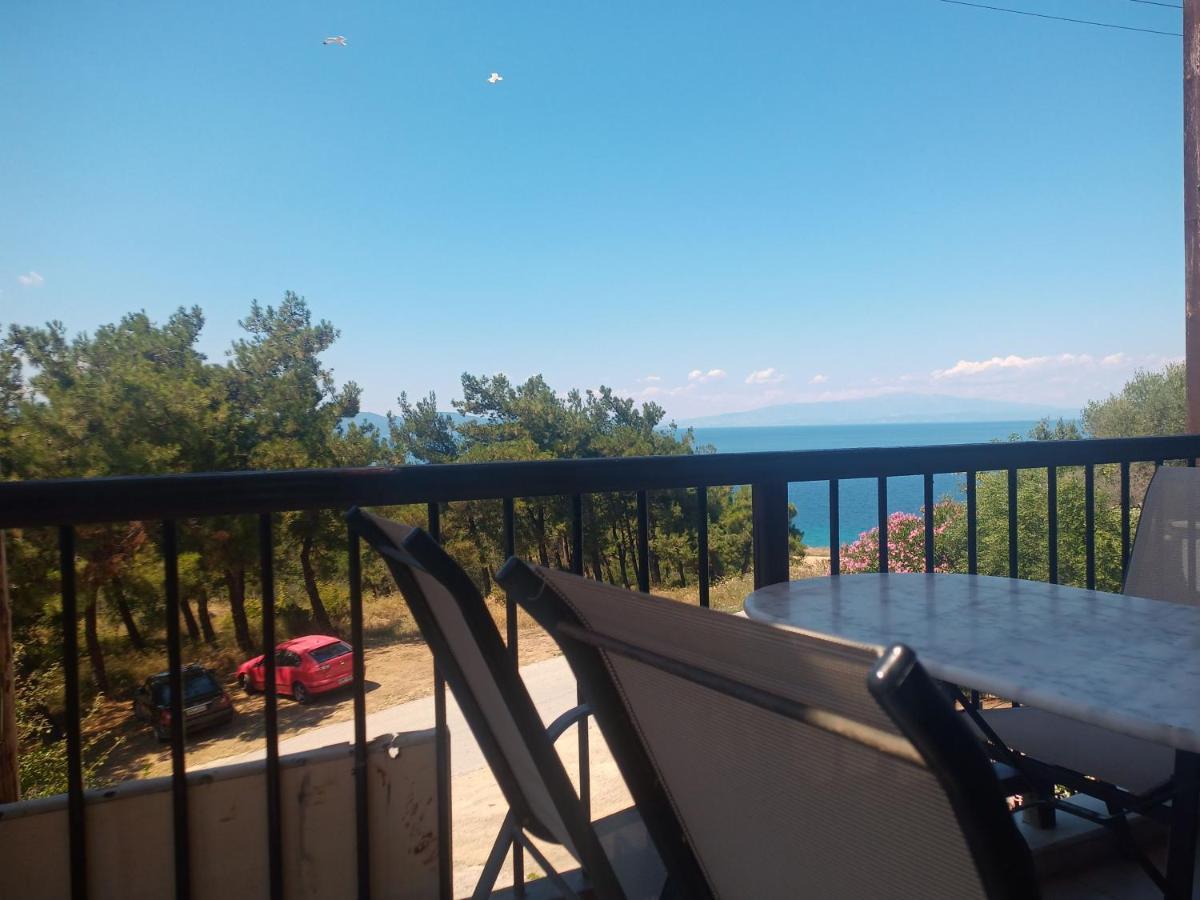 Μεζονετα Apartment Nea Roda Exterior photo