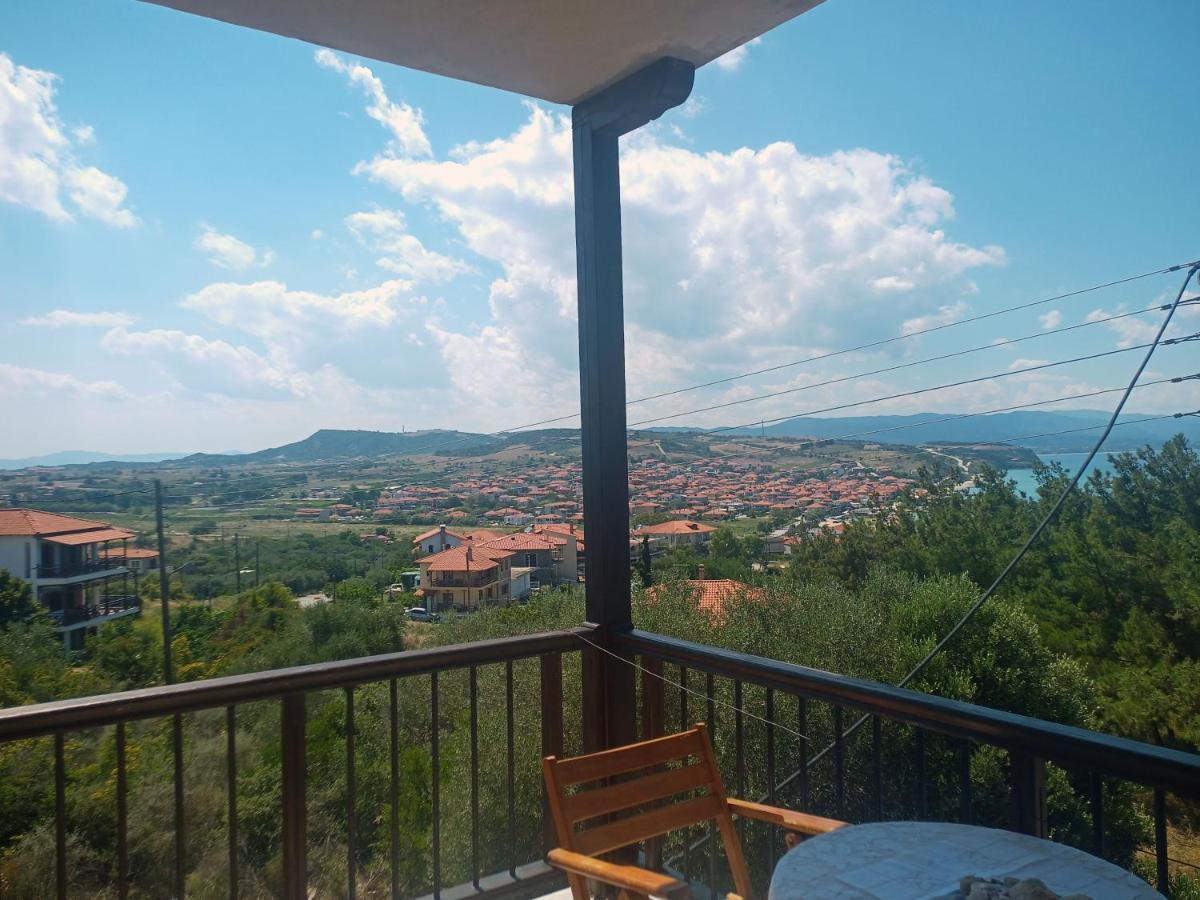 Μεζονετα Apartment Nea Roda Exterior photo